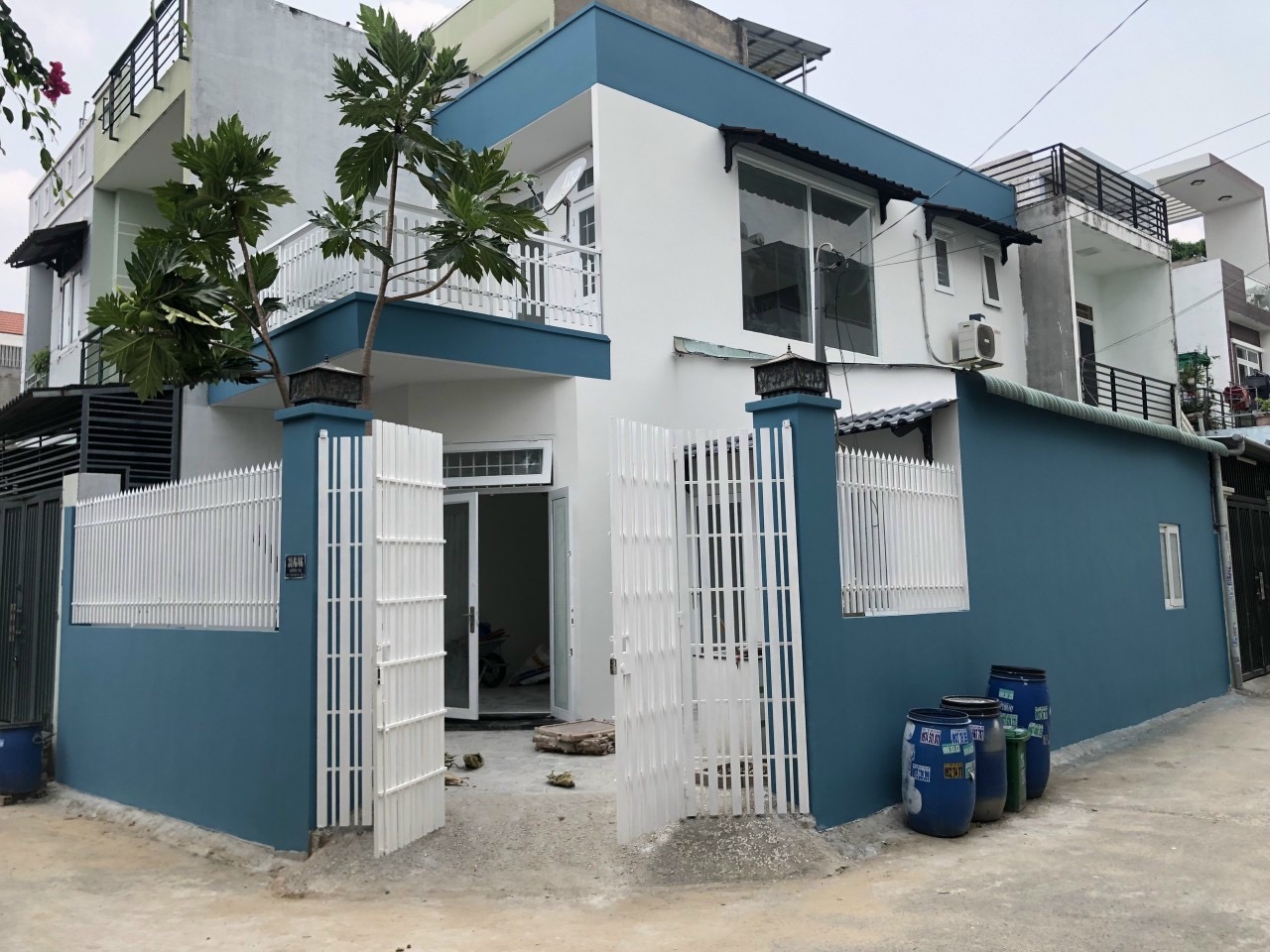Cho thuê nhà nguyên căn 1T1L căn góc hẻm xe hơi đường 160, P. Tăng Nhơn Phú A Q.9