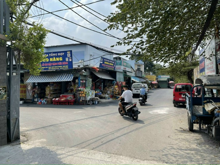 Bán nhà góc 2 mặt tiền ngay ngã 3 sầm uất nhất đường số 4, Hiệp Bình Phước, Thủ Đức