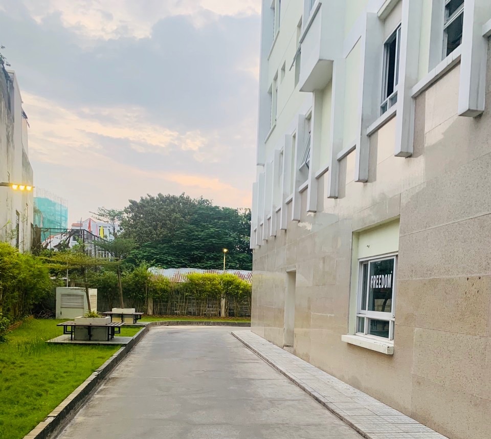 Bán shophouse 2 tầng, căn góc 2 mặt tiền siêu thoáng mát, sở hữu vĩnh viễn tại Quận Bình Thạnh, vừa ở vừa kinh doanh, đang cho thuê 23tr/tháng