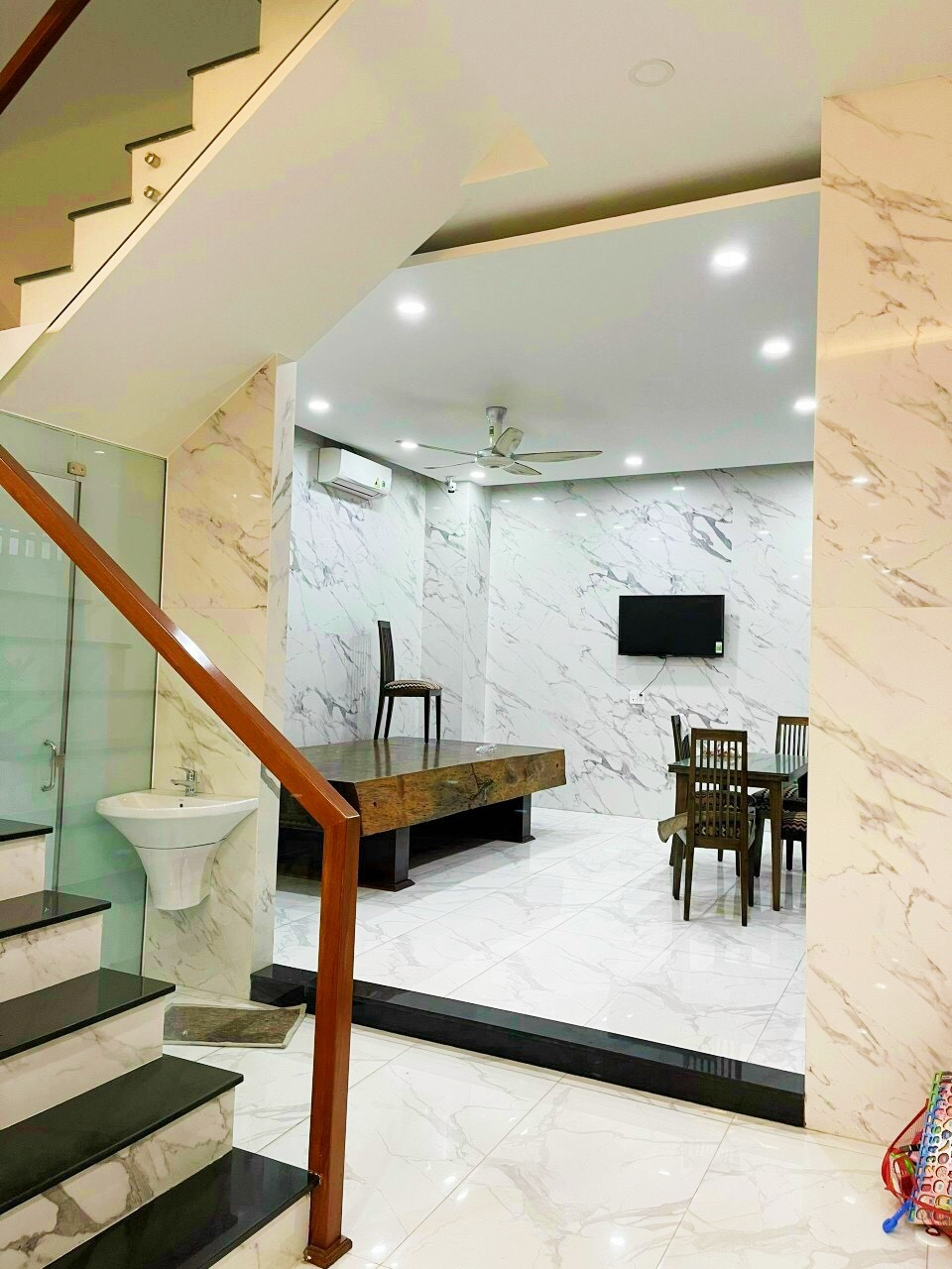 Bán nhà góc 2 Mặt tiền đường 297, P. Phước Long B Q.9