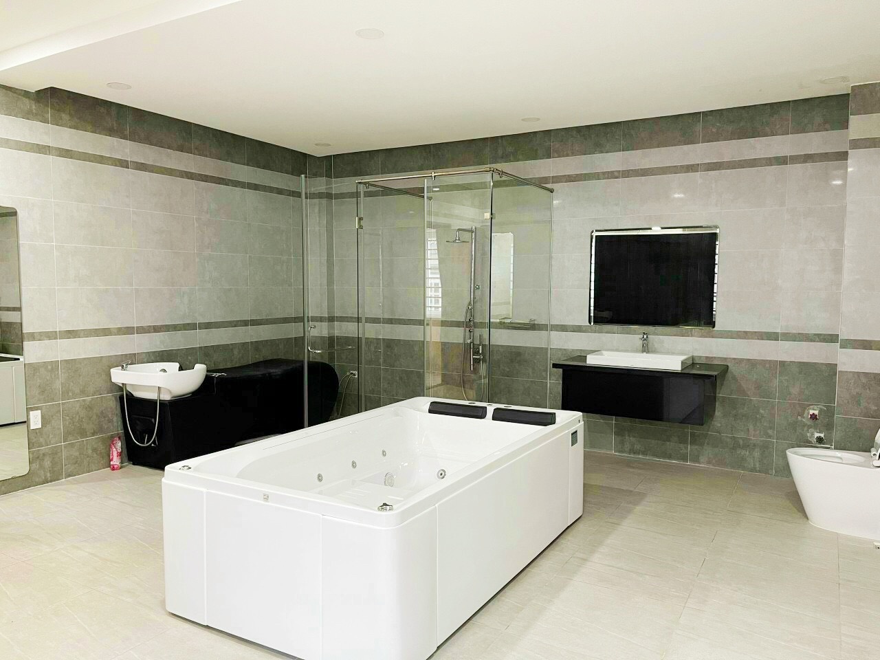 Bán nhà góc 2 Mặt tiền đường 297, P. Phước Long B Q.9