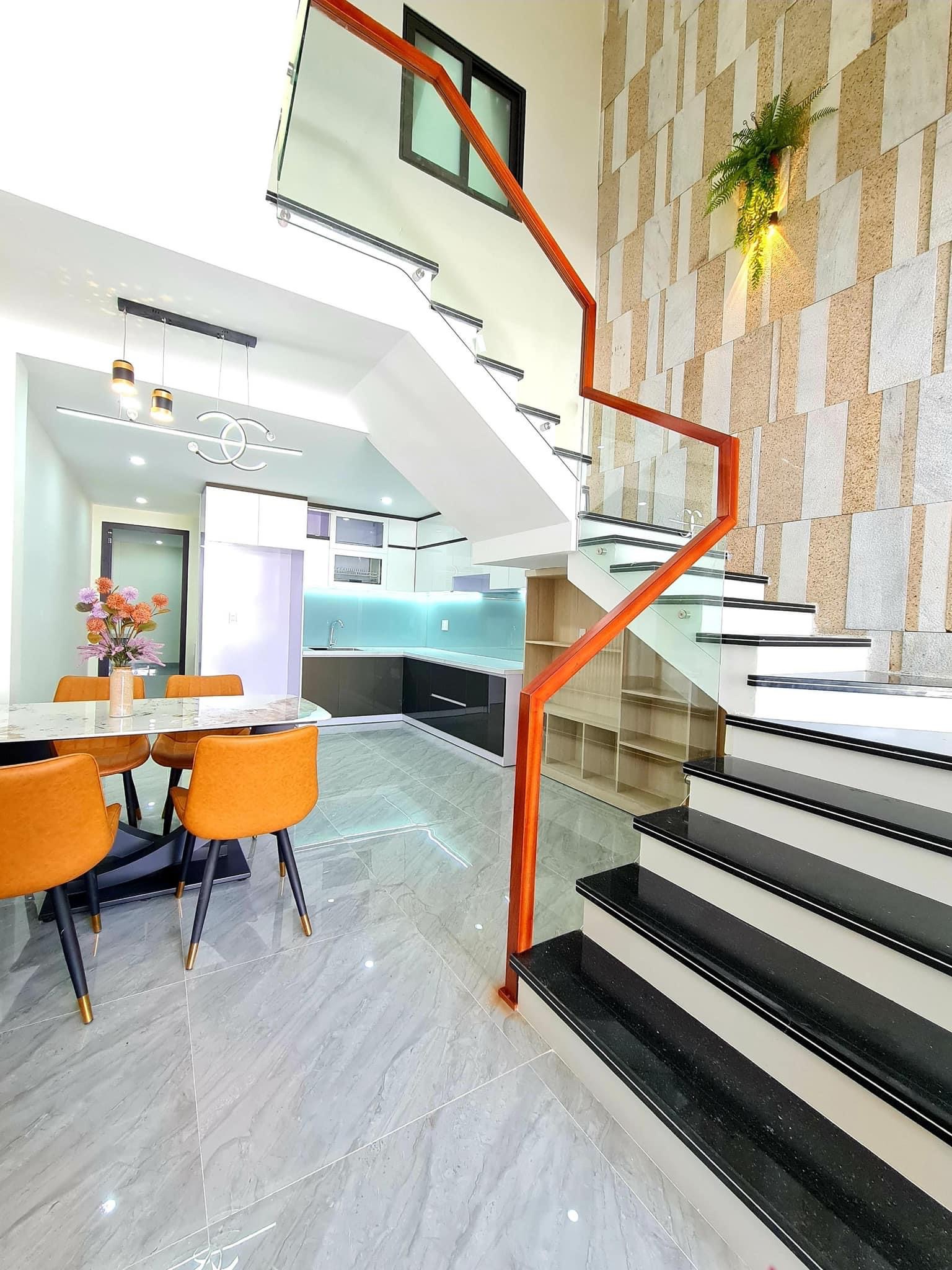 Cần nhà kiệt tôn đản 4x16 nhà 2 tầng mới full nội thất