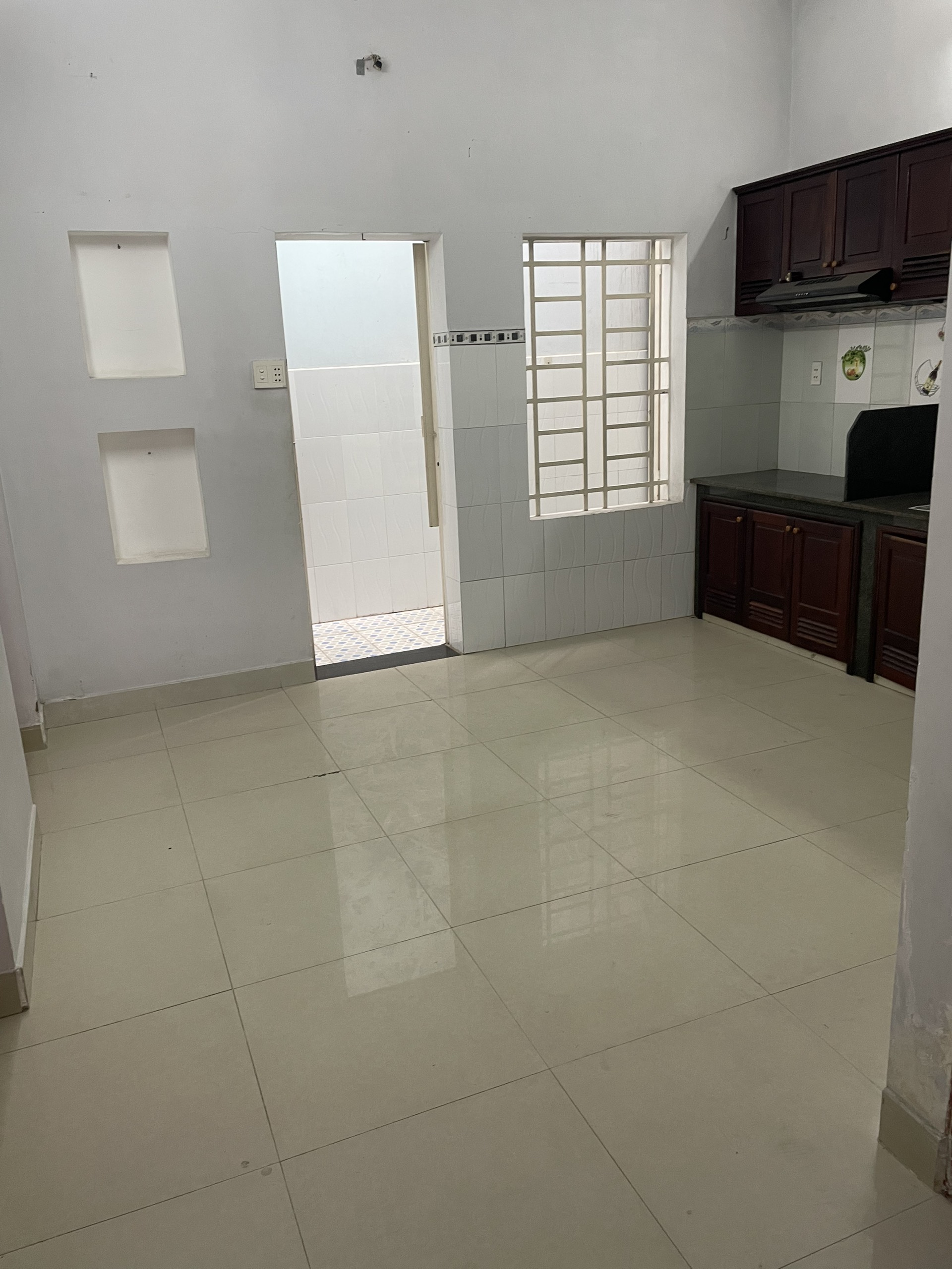 Cho thuê nhà 1 trệt 1 lầu gồm 3PN tại đường 160 P. Tăng Nhơn Phú A. Q.9