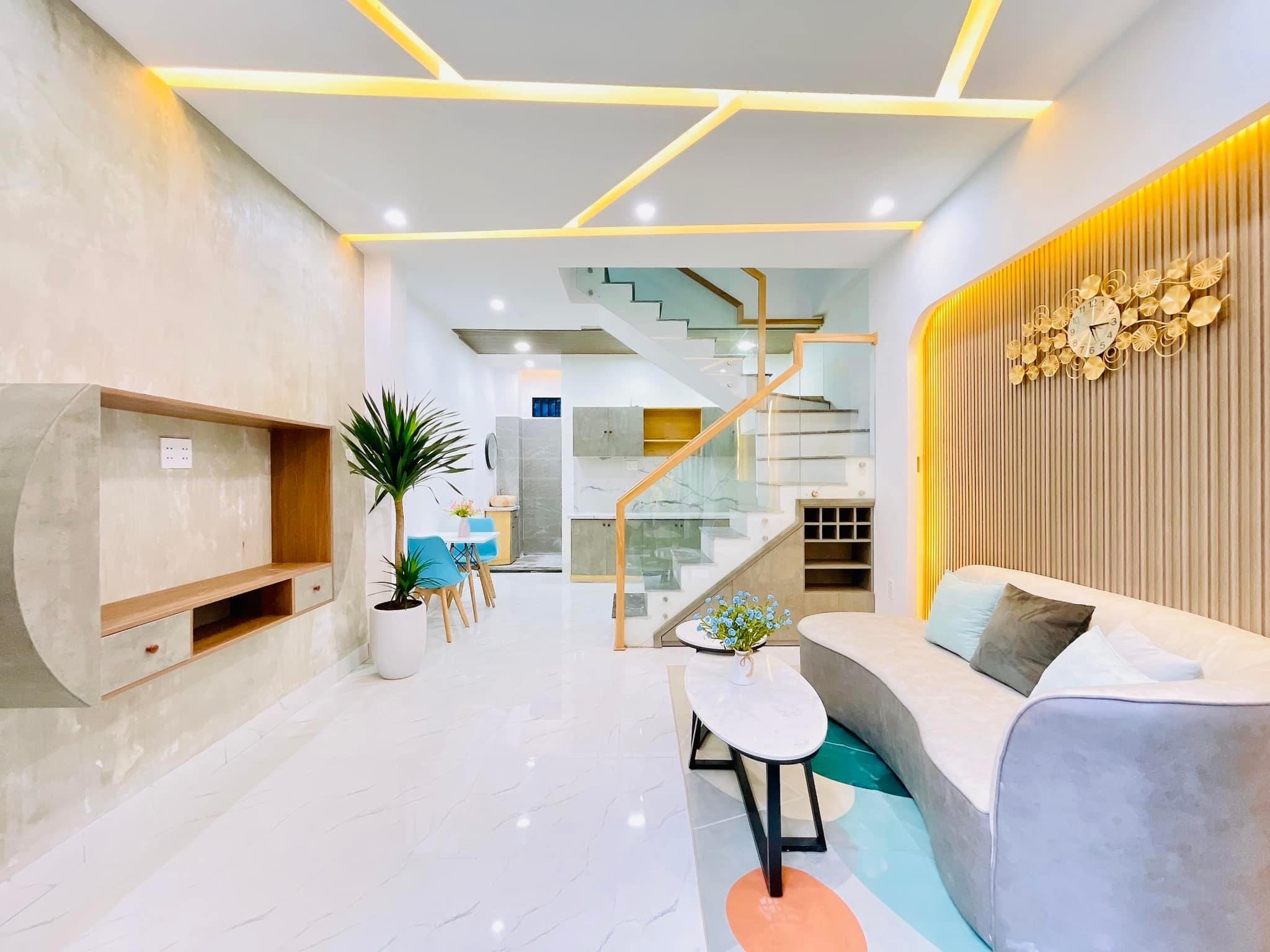 Mặt tiền lương ngữ học vị trí kinh doanh gần trường đại học ngoại ngữ trường đông á đại học kiến trúc cách cầu tiên Sơn 2km cầu rồng 3km