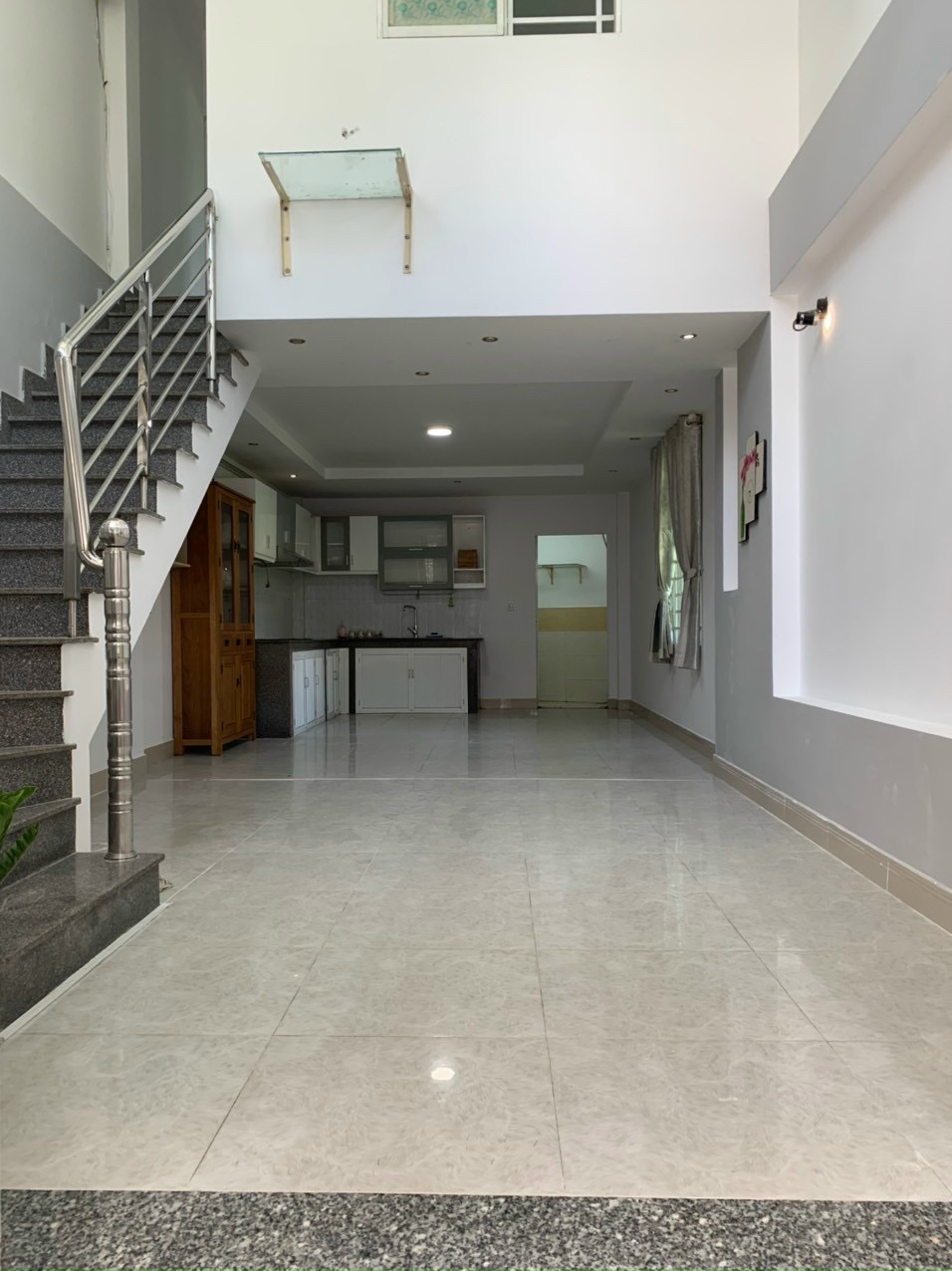 Bán nhà 1T lửng đúc, DT 56m2 hẻm xe hơi đường Võ Văn Hát ngay khu Công Nghệ Cao