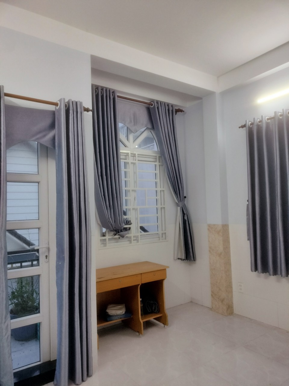 Cho thuê nhà 1T2L hẻm xe tải đường Lã Xuân Oai, P. Tăng Nhơn Phú A