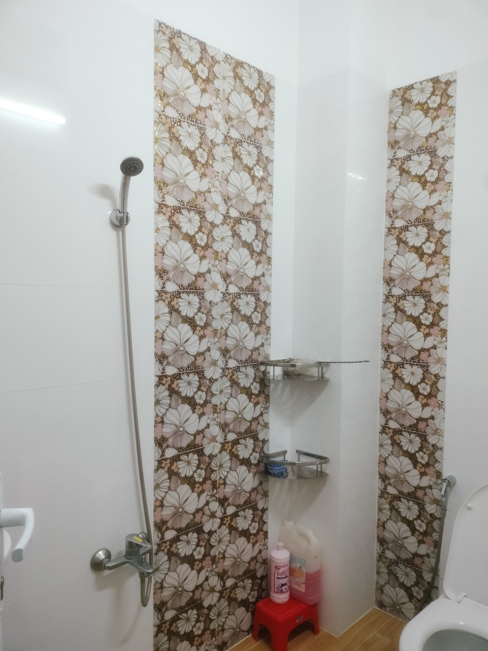 Cho thuê nhà 1T2L hẻm xe tải đường Lã Xuân Oai, P. Tăng Nhơn Phú A