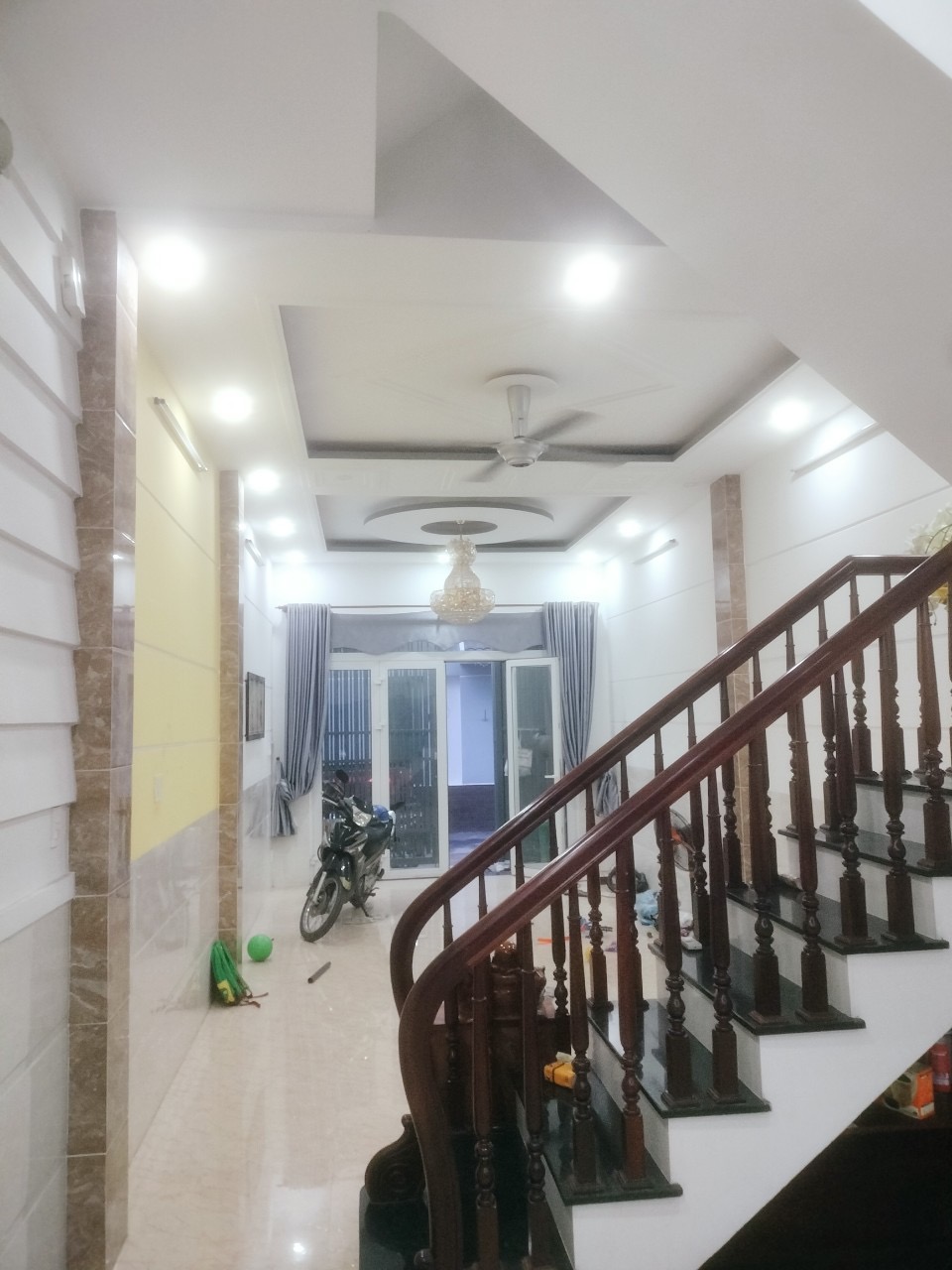 Cho thuê nhà 1T2L hẻm xe tải đường Lã Xuân Oai, P. Tăng Nhơn Phú A