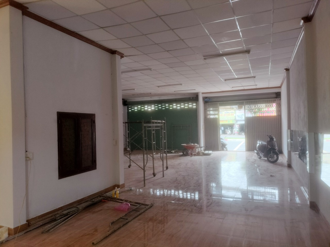 Cho thuê mặt tiền Kinh doanh đường Lê Văn Việt, Q9. DT 10x25m, giá 55tr/ tháng