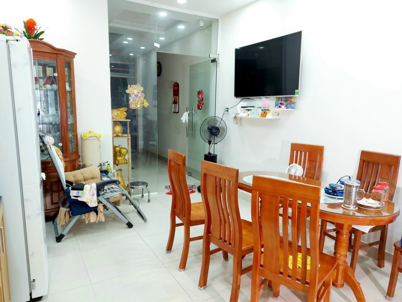 Cho thuê nhà 1T3L có hầm hẻm 8m gần Lê Văn Việt Q.9. Giá 16tr/ tháng