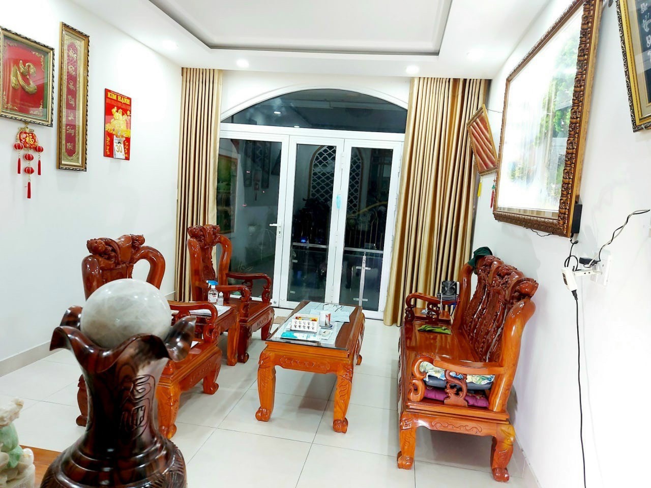 Cho thuê nhà 1T3L có hầm hẻm 8m gần Lê Văn Việt Q.9. Giá 16tr/ tháng
