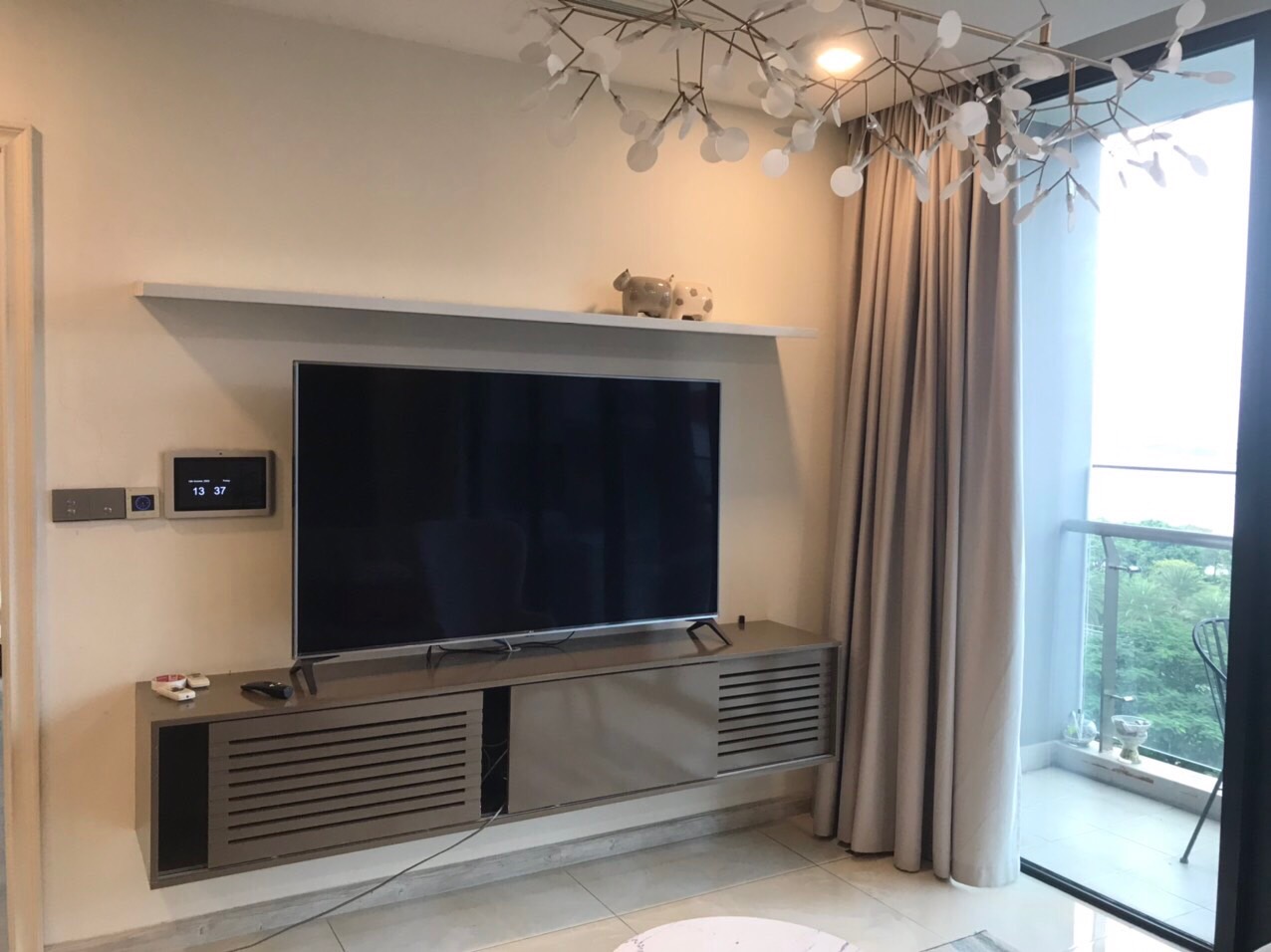 Cần bán 3PN VINHOMES GOLDEN RIVER, QUẬN 1
