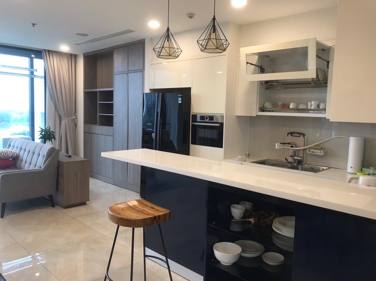 Cần bán 3PN VINHOMES GOLDEN RIVER, QUẬN 1