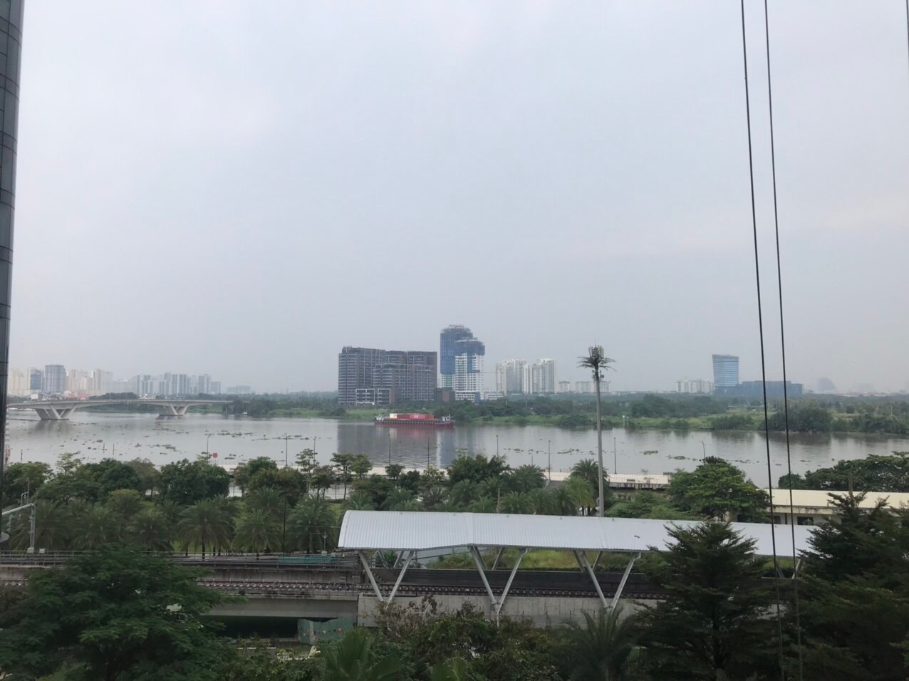 Cần bán 3PN VINHOMES GOLDEN RIVER, QUẬN 1